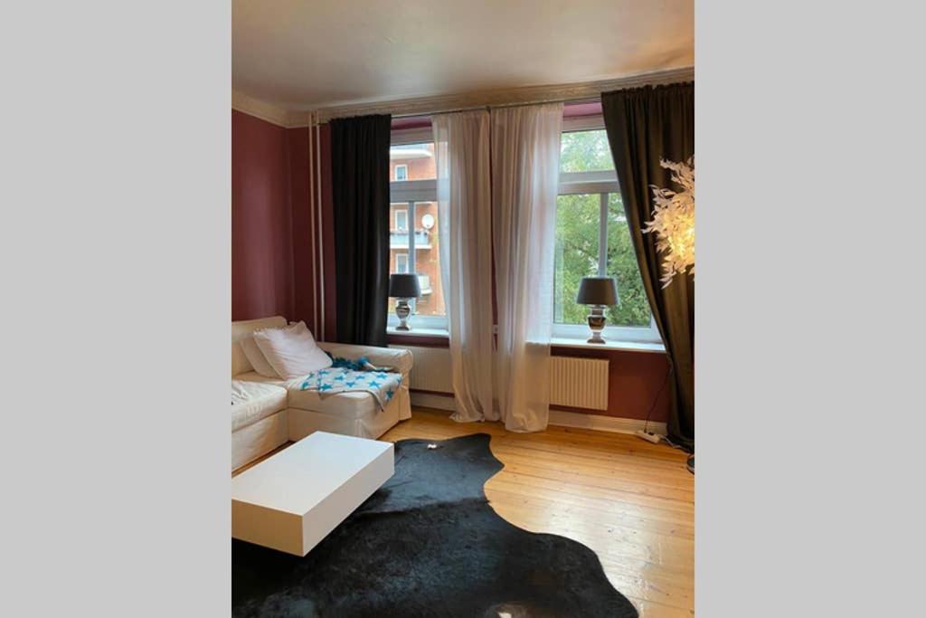 Perfekter Altbaucharme In Zentraler Lage ! Apartment Kiel Exterior photo